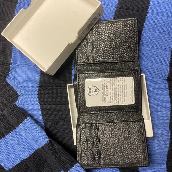 Calvin Klein Genuine Leather Wallet with Box NWT - Picture 2 of 4